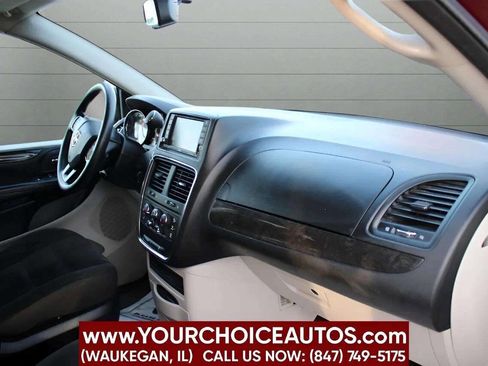 Used 2018 Dodge Grand Caravan SE w/ UConnect Hands-Free Group image 25