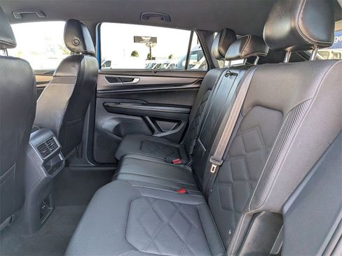 Used 2024 Volkswagen Atlas Cross Sport SE image 27