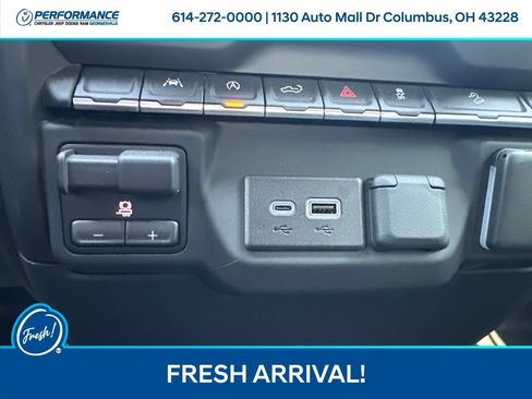 Used 2024 Chevrolet Silverado 1500 Custom Trail Boss AWD/4WD image 26