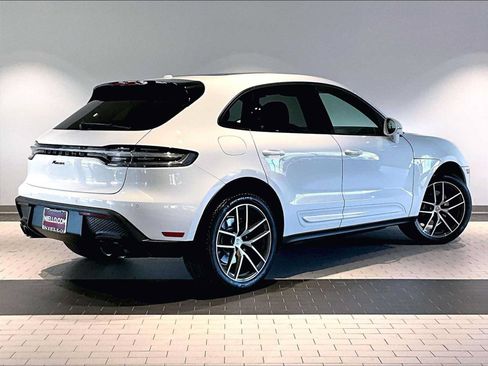 Used 2026 Porsche Macan AWD/4WD image 10