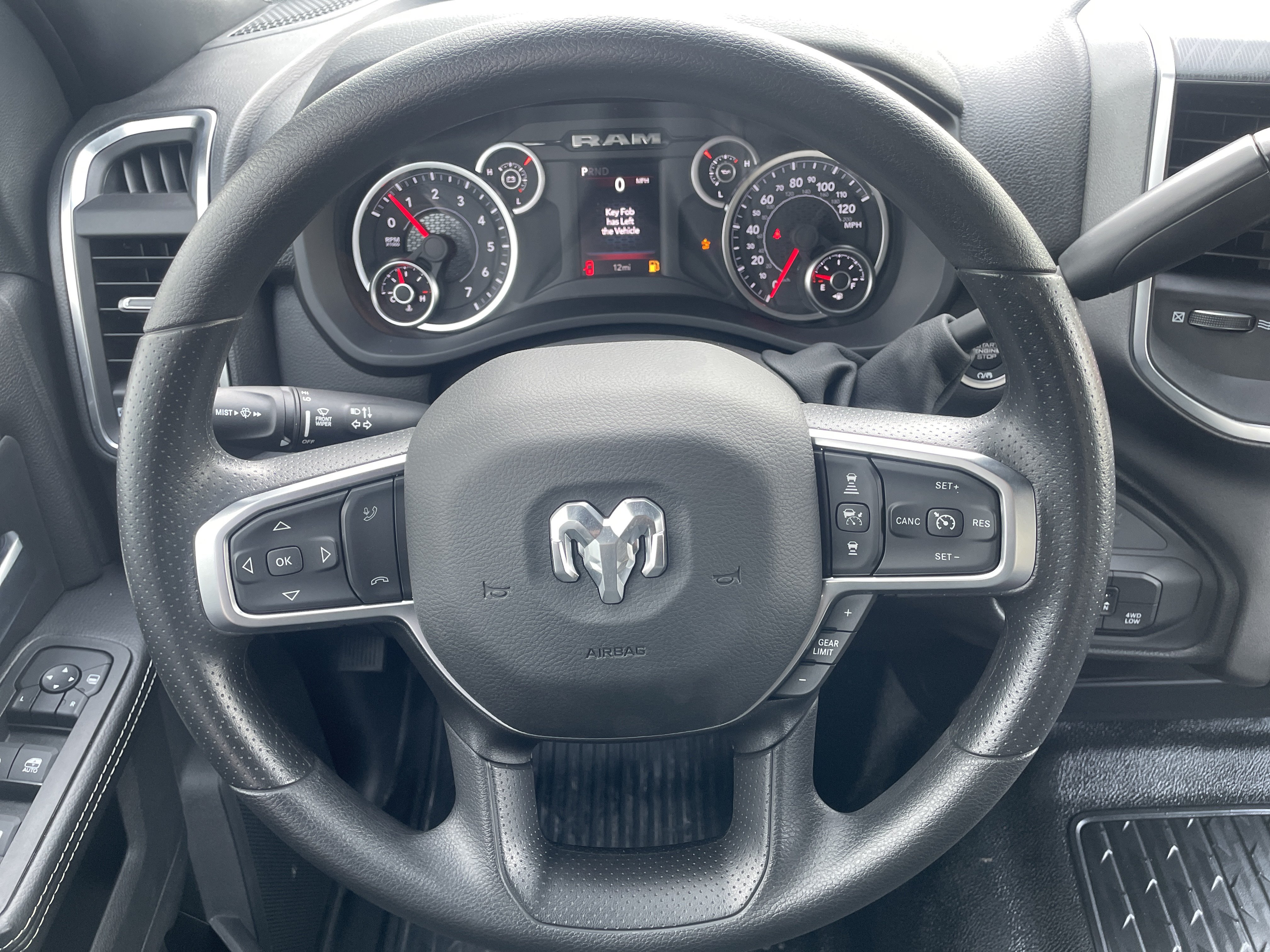 Used 2025 RAM 3500 Big Horn AWD/4WD image 17