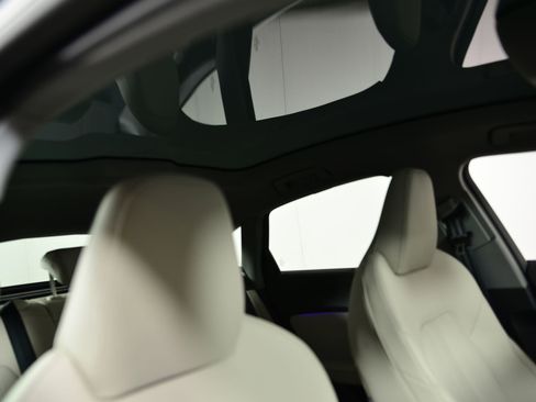 Used 2025 Audi A5 2.0T Prestige w/ 19" Wheel Package image 12