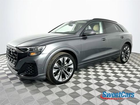 Used 2025 Audi Q8 Prestige image 3