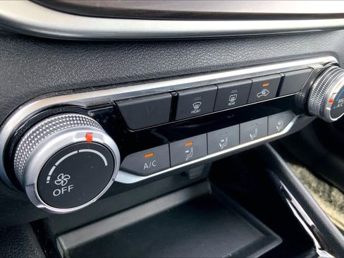 Used 2024 Nissan Altima 2.5 SV image 28