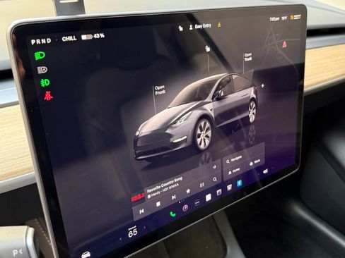 Used 2023 Tesla Model Y Long Range image 27