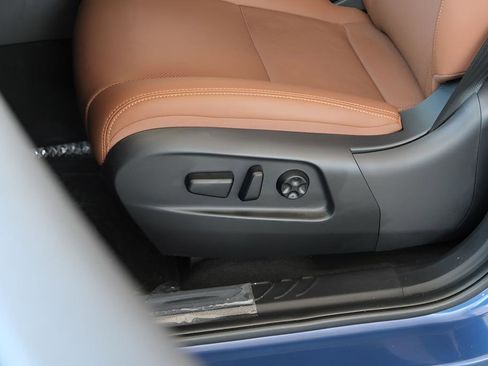 New 2025 VinFast VF 8 Plus AWD/4WD image 18