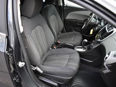 Used 2019 Chevrolet Sonic LT image 18