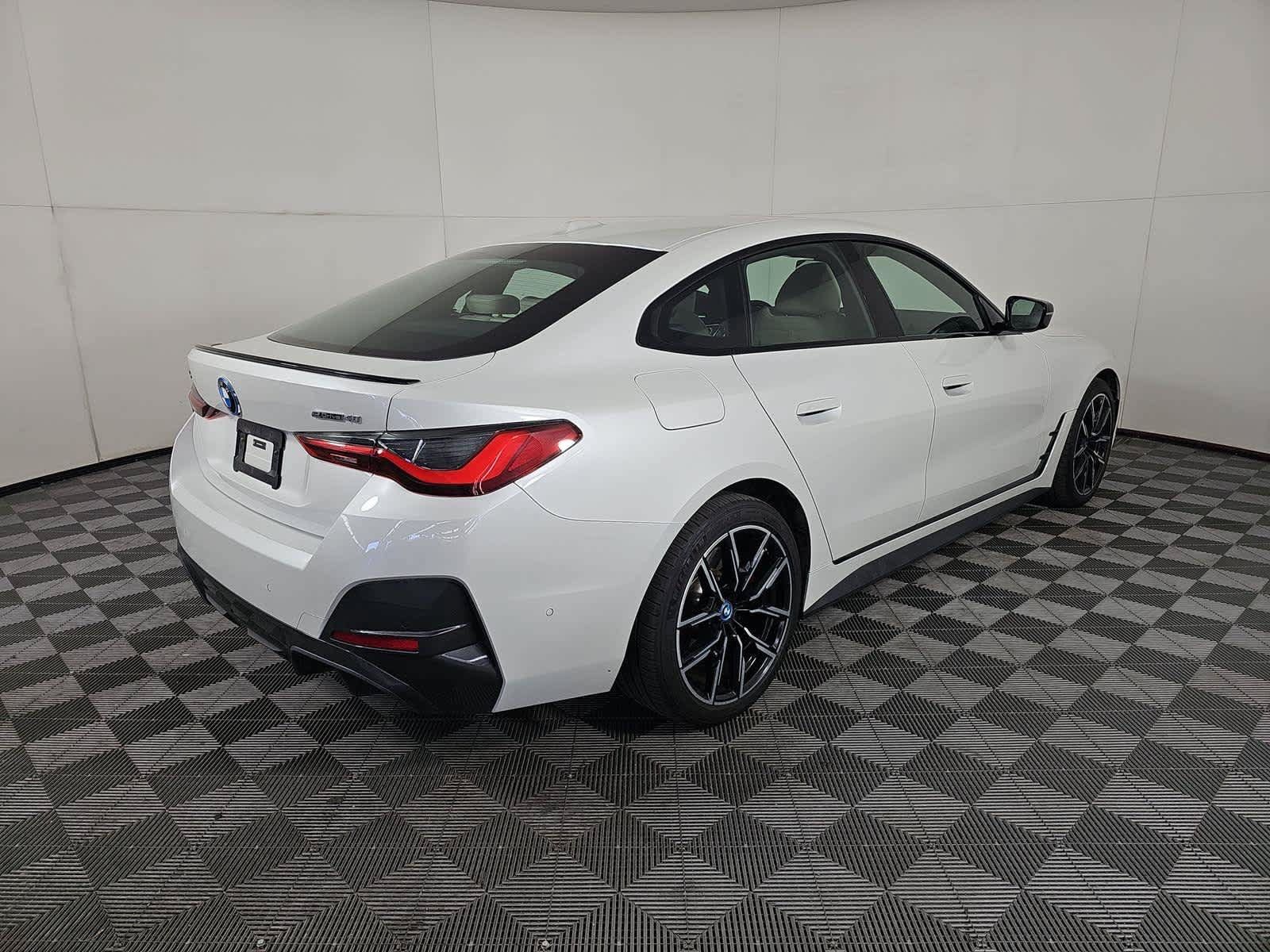 Used 2023 BMW i4 eDrive40 w/ M Sport Package RWD image 4