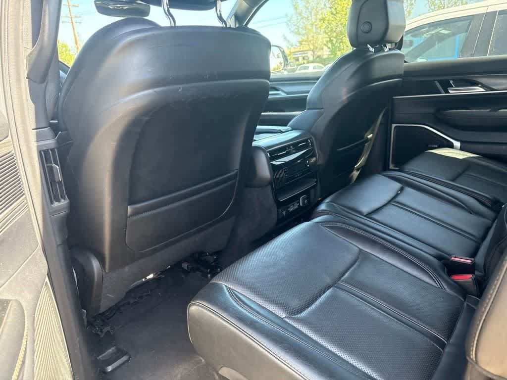 Certified 2024 Jeep Wagoneer L Series II w/ Flexible Seating Group AWD/4WD image 13
