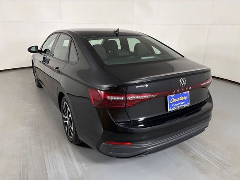 Used 2025 Volkswagen Jetta Sport FWD image 6