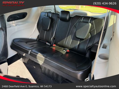 Used 2018 Chrysler Pacifica Limited FWD image 21