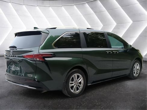 Used 2023 Toyota Sienna Limited AWD/4WD image 9