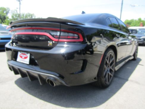 Used 2019 Dodge Charger Scat Pack RWD image 7