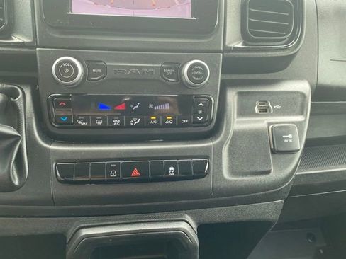 Used 2024 RAM ProMaster 2500 w/ Convenience Group image 23