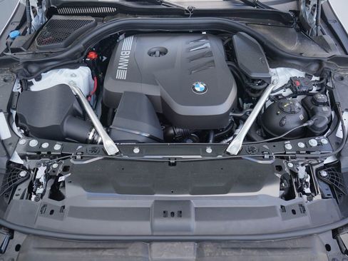 Used 2025 BMW 530i w/ Premium Package image 22