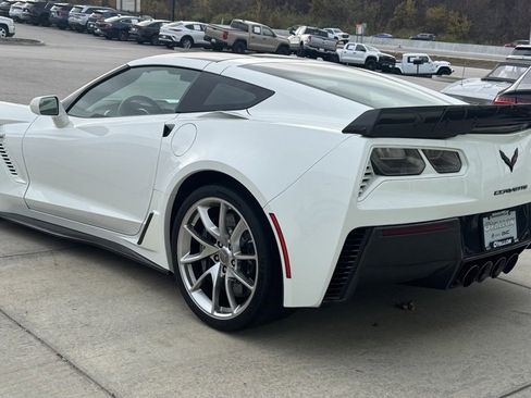 Used 2019 Chevrolet Corvette Z06 w/ Z07 Performance Package image 5