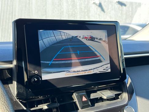 Used 2025 Toyota Corolla LE image 17