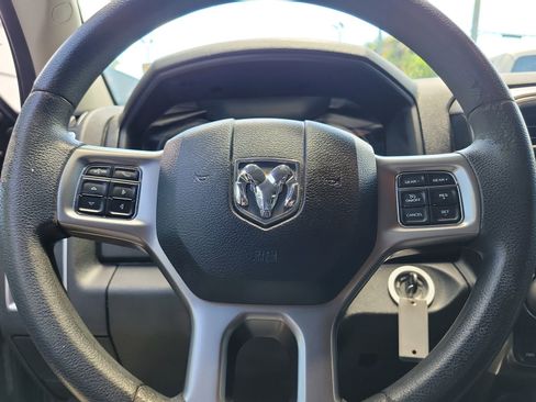 Used 2021 RAM 1500 Classic SLT AWD/4WD image 19