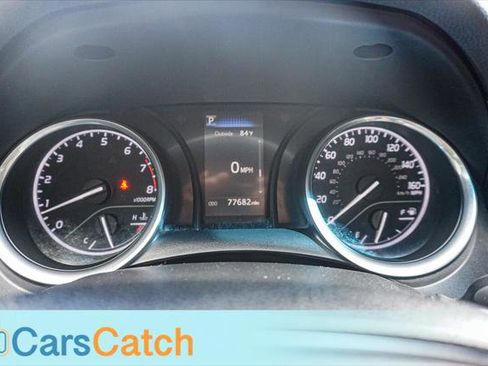 Used 2018 Toyota Camry SE w/ Moonroof Package image 31