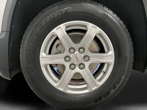 Used 2017 GMC Acadia SLE w/ LPO, Cargo Package FWD image 25