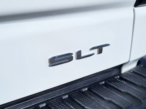 Used 2025 GMC Sierra 1500 SLT image 9
