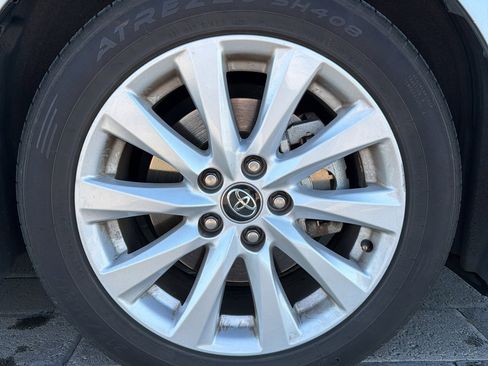 Used 2020 Toyota Camry LE image 8