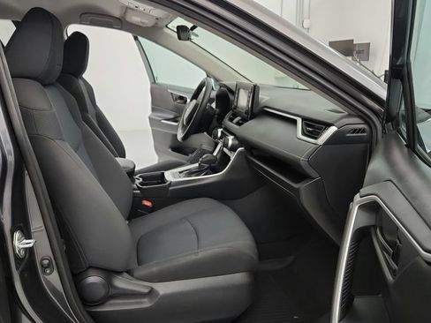 Certified 2021 Toyota RAV4 LE FWD image 17