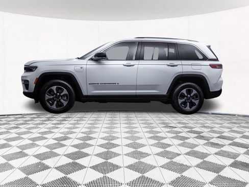 Used 2022 Jeep Grand Cherokee Limited 4xe image 7