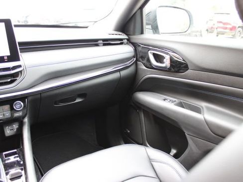 New 2026 Jeep Compass Limited w/ Sun, Sound & Navigation Group AWD/4WD image 42