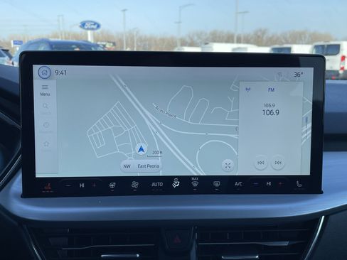 Used 2024 Ford Escape Platinum image 30