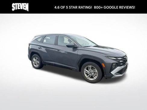 Used 2025 Hyundai Tucson SE AWD/4WD image 9