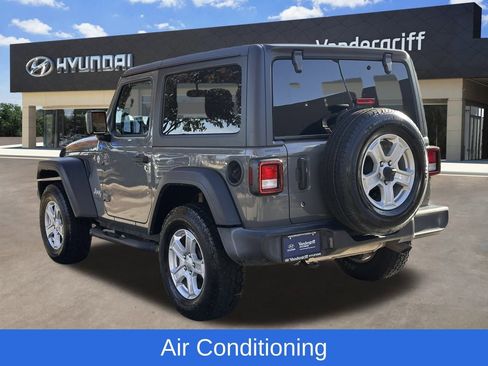 Used 2019 Jeep Wrangler Sport image 12
