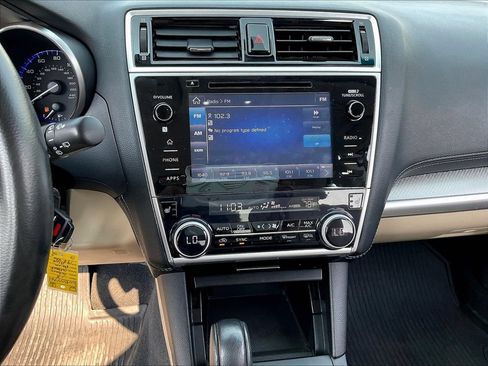 Used 2018 Subaru Outback 2.5i Premium AWD/4WD image 9