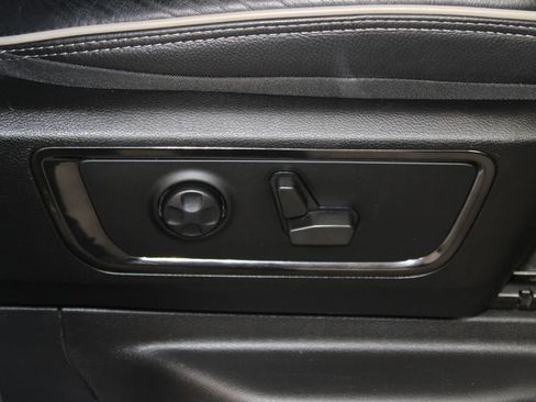 Used 2023 RAM 1500 Limited w/ Body Color Bumper Group image 28