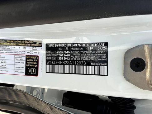 Used 2025 Mercedes-Benz E 350 4MATIC Sedan image 6