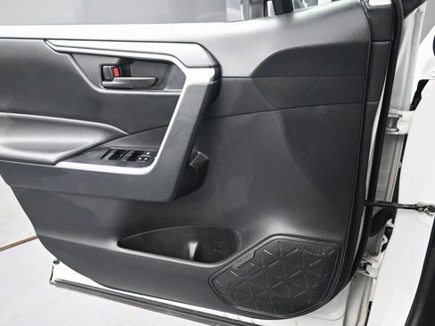 Used 2024 Toyota RAV4 LE image 22
