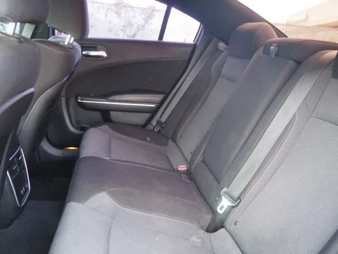 Used 2015 Dodge Charger SXT RWD image 6