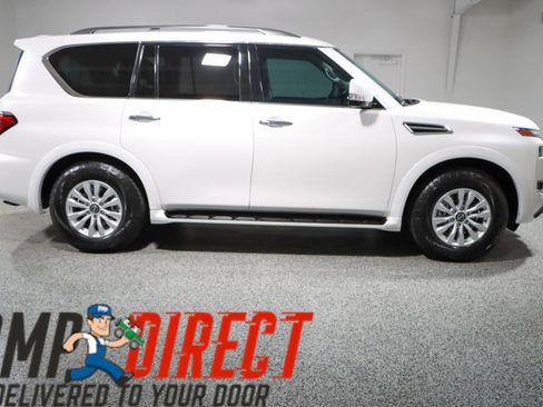 Used 2023 Nissan Armada SV image 6