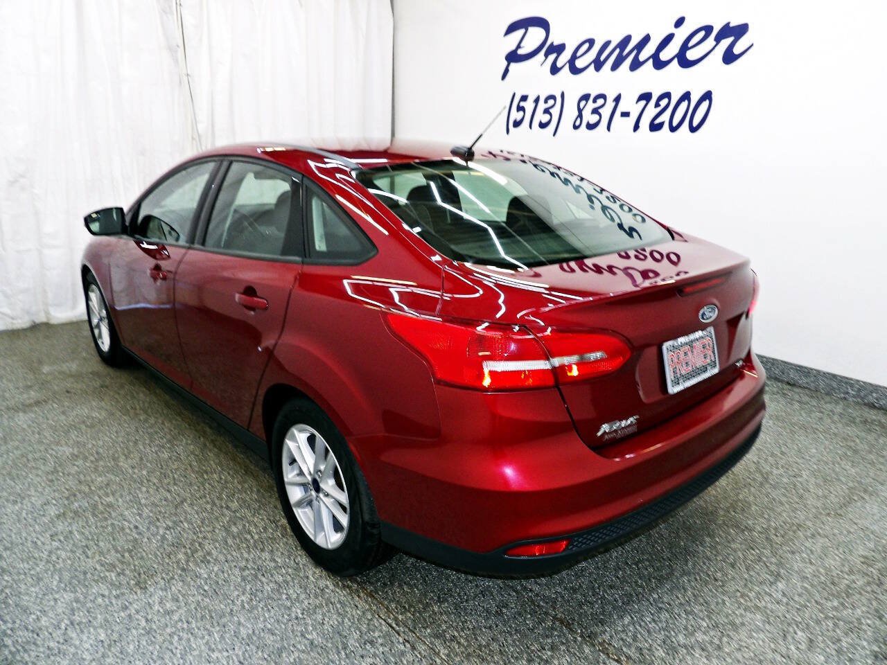 Used 2017 Ford Focus SE FWD image 4