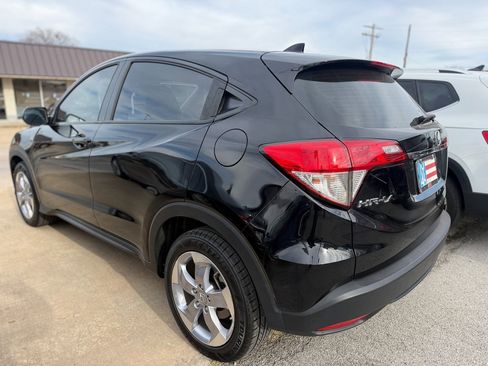 Used 2021 Honda HR-V LX image 16