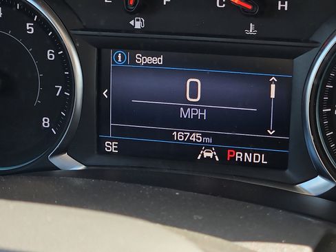 Used 2023 Chevrolet Equinox LT image 19