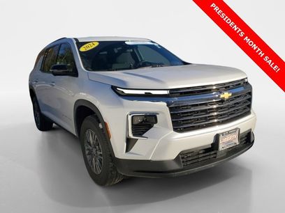 Used 2024 Chevrolet Traverse LT w/ Trailering Package