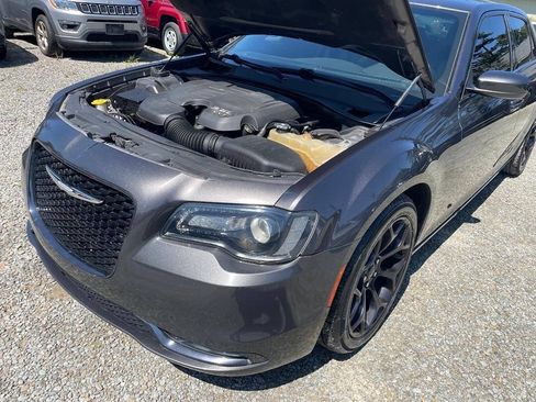Used 2018 Chrysler 300 S RWD image 23