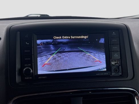 Used 2019 Dodge Grand Caravan SE image 18