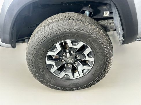 Used 2019 Toyota Tacoma TRD Off-Road RWD image 11