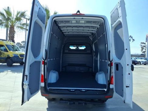New 2026 Mercedes-Benz Sprinter 2500 image 21