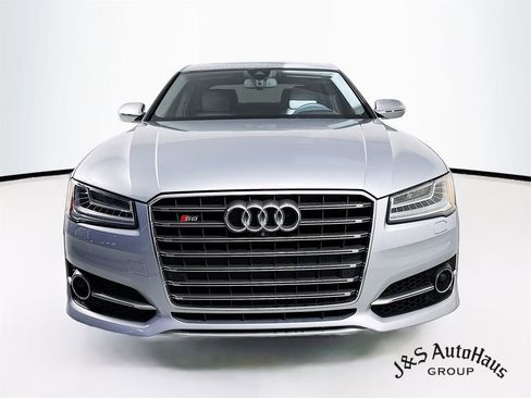 Used 2015 Audi S8 image 2