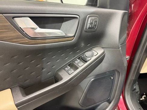 Used 2020 Ford Escape Titanium image 11