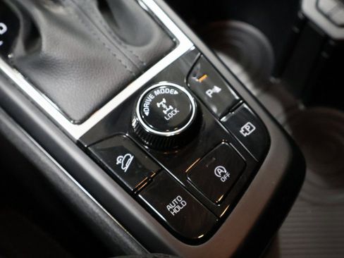 Used 2024 Kia Sportage LX image 30