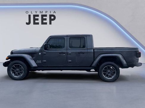 Used 2020 Jeep Gladiator Overland image 2